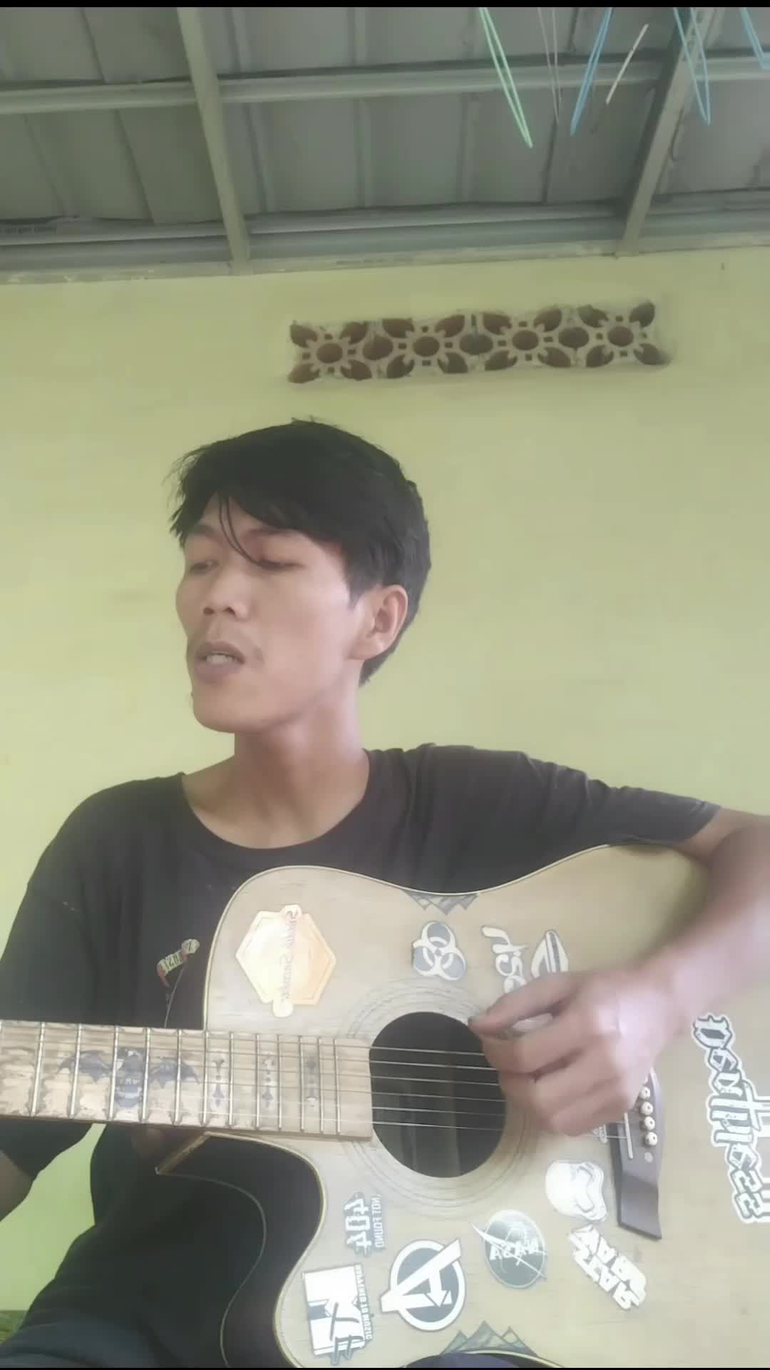 IDOL_XIV MUHAMMAD AKBAR MAULANA 30 MUARA ENIM SUMATERA SELATAN (AEROSMITH I DON'T MISS THINK) 
@indonesianidol #audisiindonesiaidol #indones