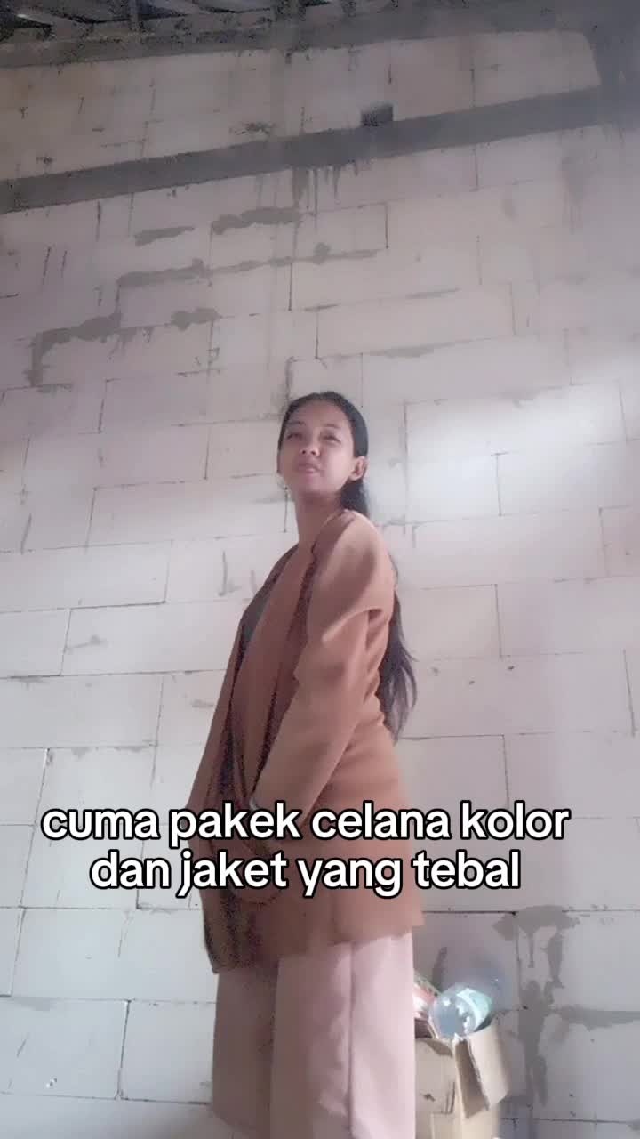 ootd emak2 eng gak prnah nyambung
celana color trus pkek bluzer 😅

#RCTIPlus #HOTrctiplus #fypシ゚viral #1TRENDING #mahmud #mamahmudaberanakti