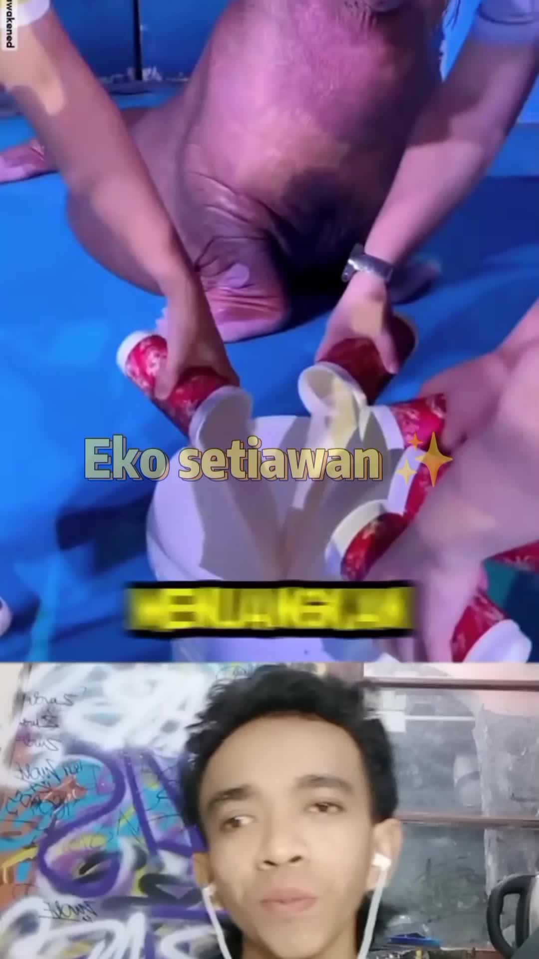 singa laut yang penasaran dengan minuman para sekelompok pria tersebut ??#duett #reactiont #humor 