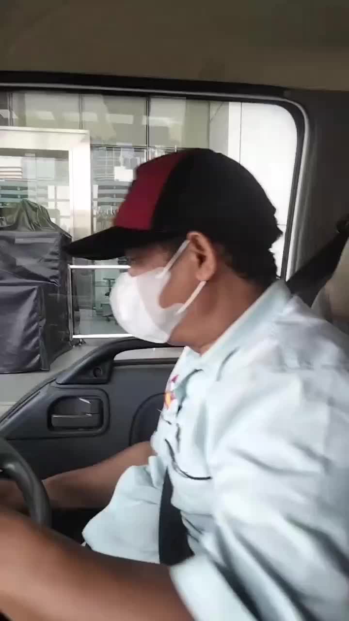 shuttle telah tiba menuju tempat tujuan..