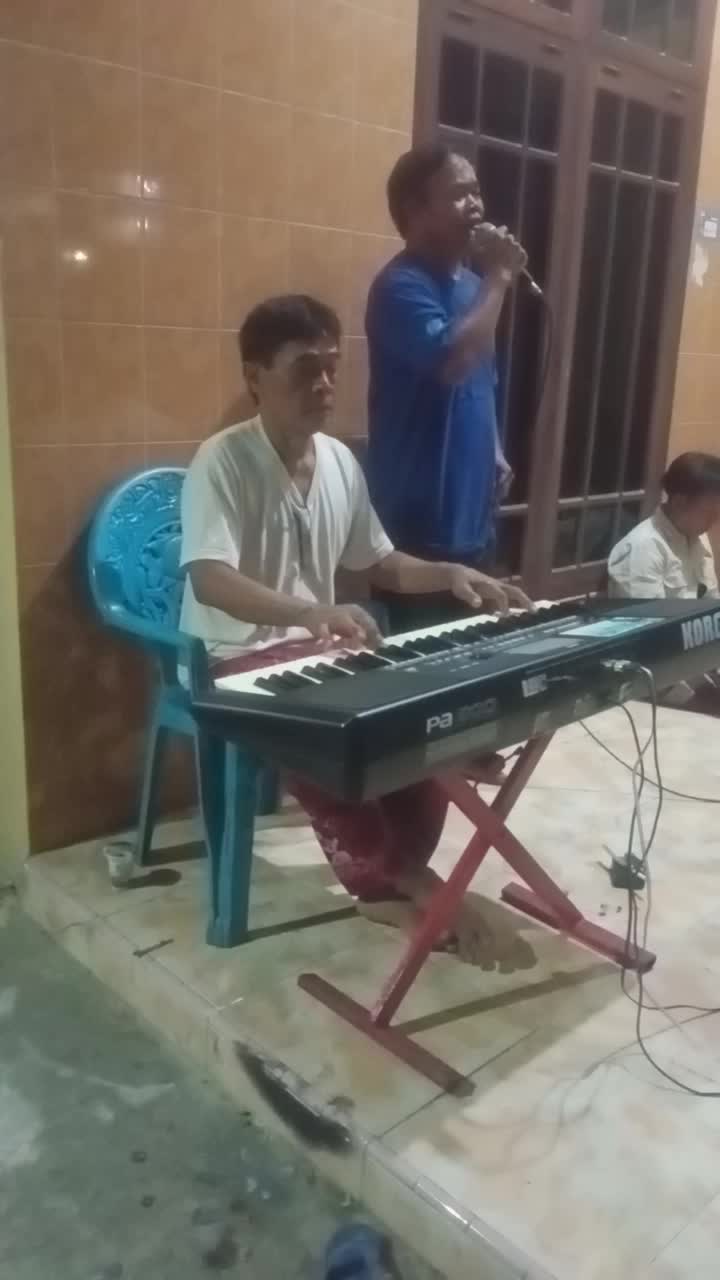 semoga menjadi pertimbangan dari tim audisi buat saya untuk mengasah ketrampilan saya dalam bernyanyi.. . terima kasih,umur 47thn