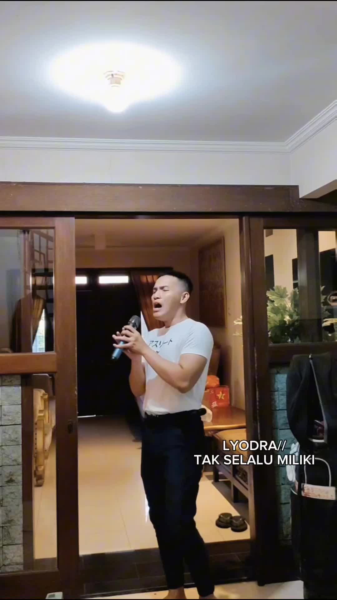 IDOL_XIII I Nyoman Agastya 27, Sidoarjo TAK SELALU MEMILIKI