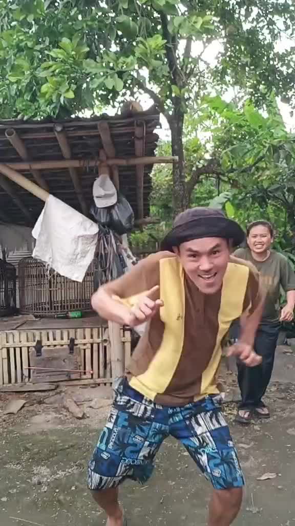 si abah menang banyak joget nya ?
 #short  #HOTrctiplus  #RCTIPlus  #fyp  #komedi 